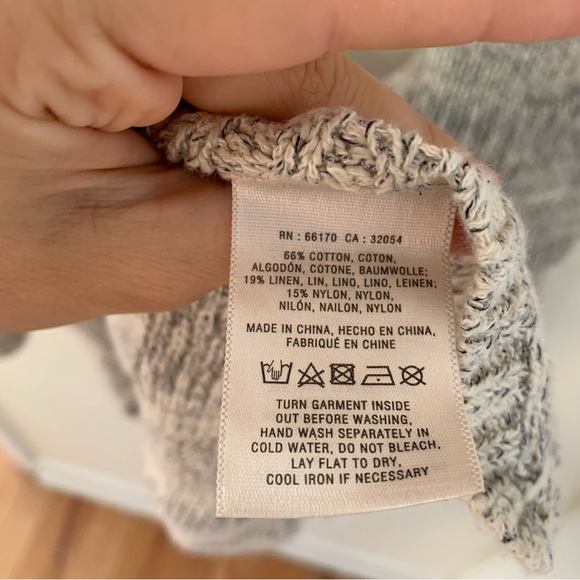 Sleeveless Cardigan - Picture 3 of 5